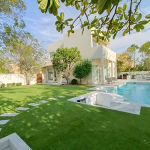 imgi_13_artificial-grass-pool-lawn